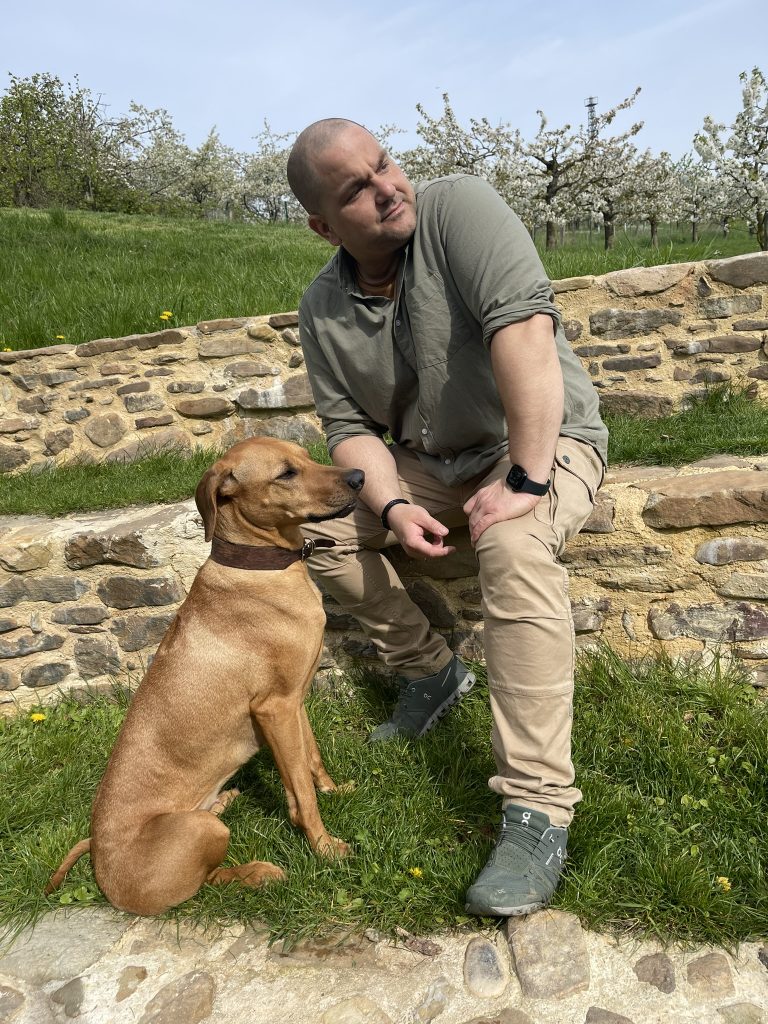 Hundeschule in Usingen für stubenreine Erziehung und Leinenführigkeitstraining